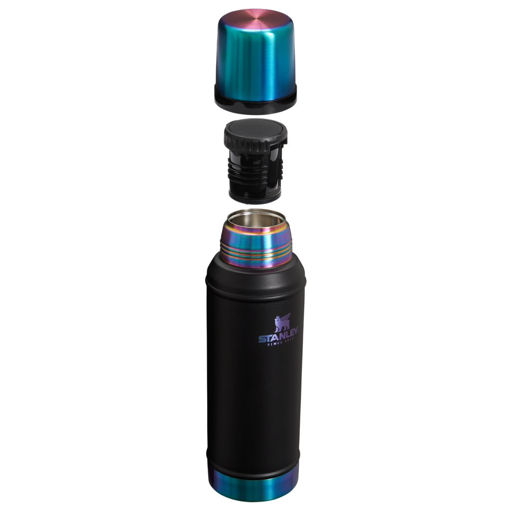Stanley The Black Chroma Classic Legendary Bottle | 1.0 QT
